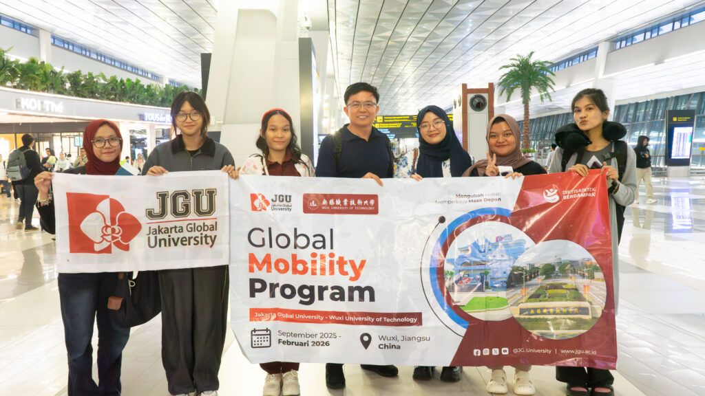 JGU Lepas Mahasiswa Bisnis Digital Ikuti Global Mobility Program ke Wuxi University of Technology, China