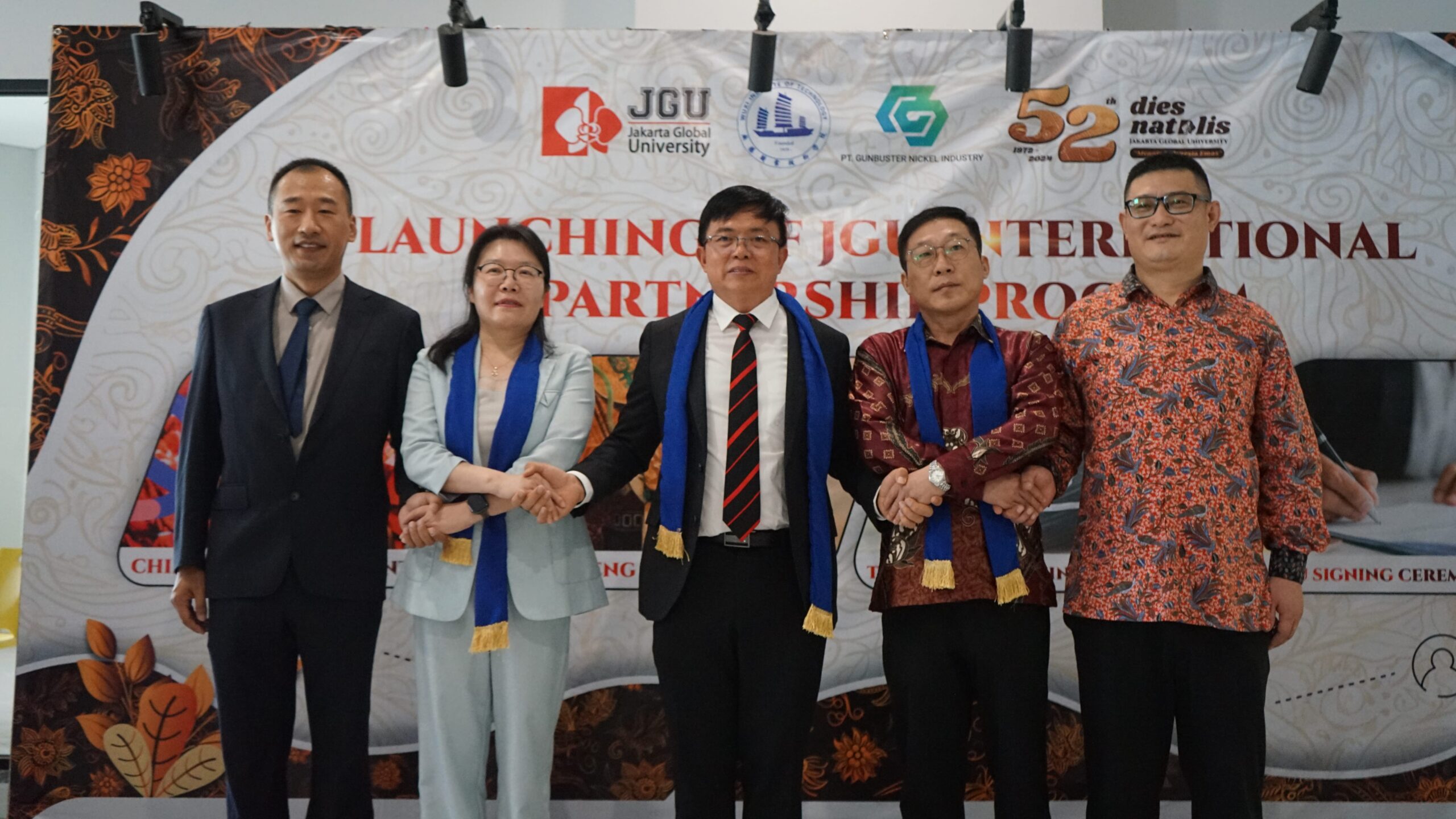 JGU dan WXUT Jalin Kerja Sama Strategis Perkuat Kompetensi Bahasa Mandarin Mahasiswa Menuju Karier Global - Sani Salsabil - Prof. Dr. Eddy Yusuf, M.Pharm.
