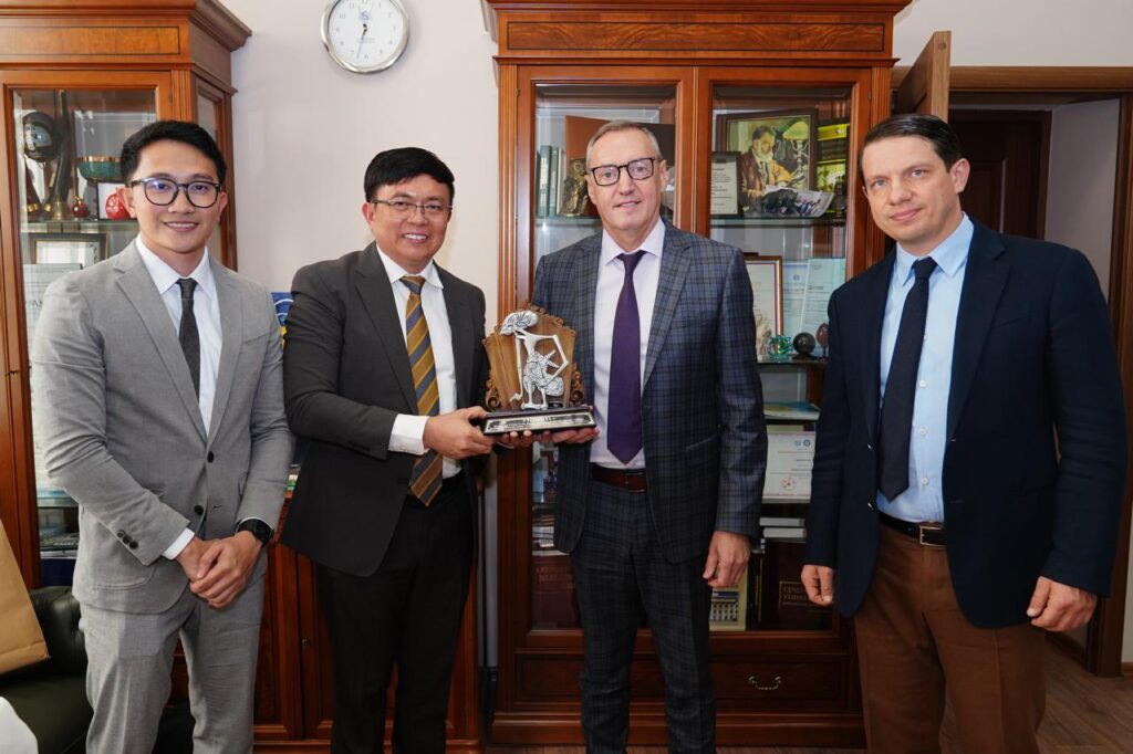 JGU Jalin MoU dengan Sechenov University Rusia, Perkuat Kerja Sama Pendidikan dan Riset Internasional - Sani Salsabil - Prof. Dr. Eddy Yusuf