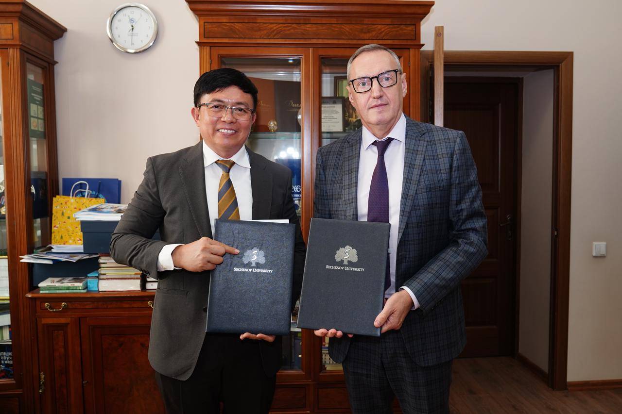 JGU Jalin MoU dengan Sechenov University Rusia, Perkuat Kerja Sama Pendidikan dan Riset Internasional - Sani Salsabil - Prof. Dr. Eddy Yusuf